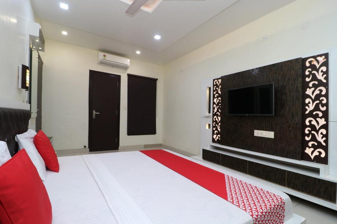 Oyo 29637 Hotel Kakkar ลูดิฮานา ภายนอก รูปภาพ
